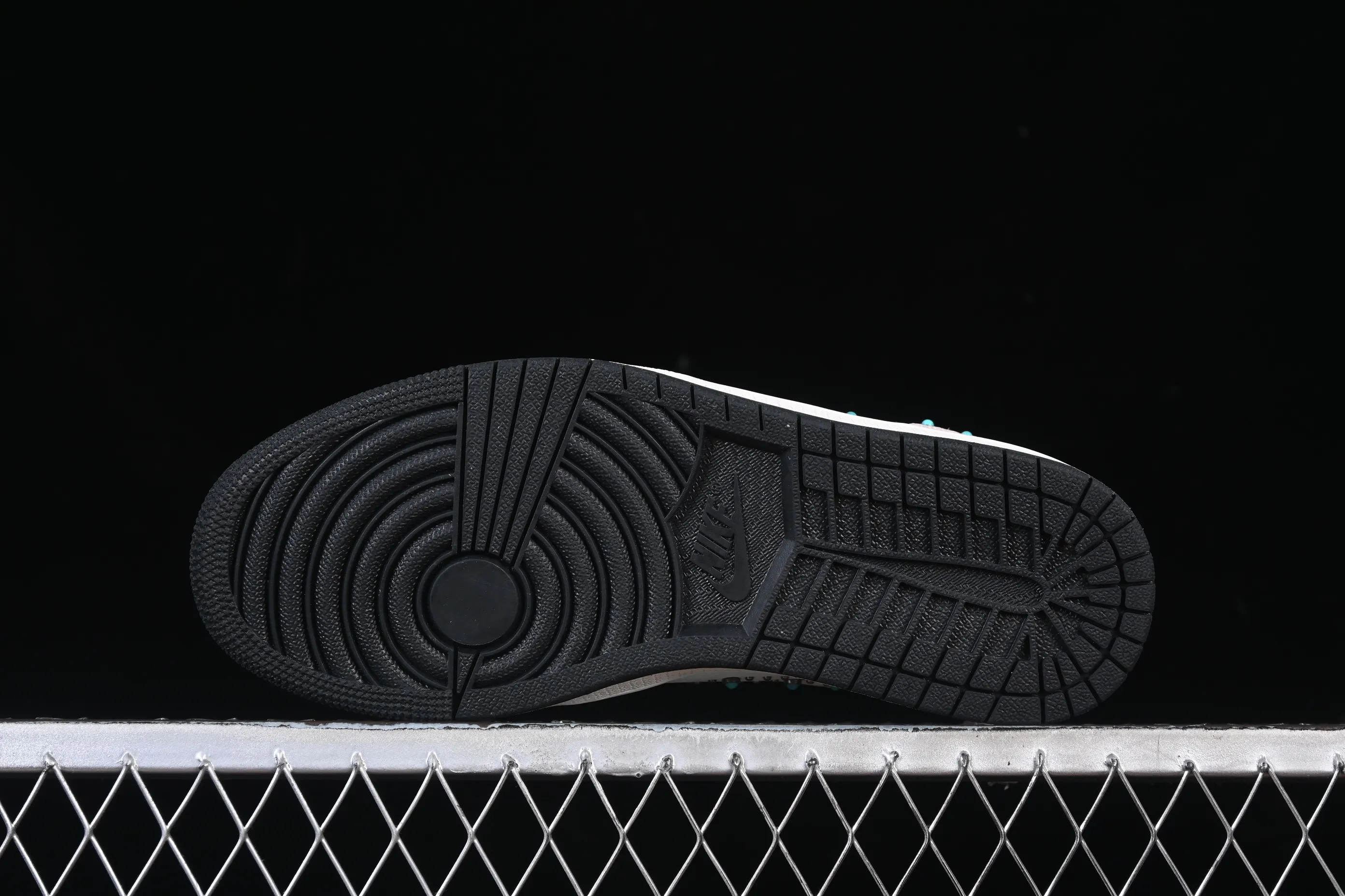 All categories Air Jordan Jordan series basketball shoes Air Jordan 1 Low Air Jordan 1 Low AJ1 Joe 1 emerald hook low-top cultural casual sneakers IH7319-001